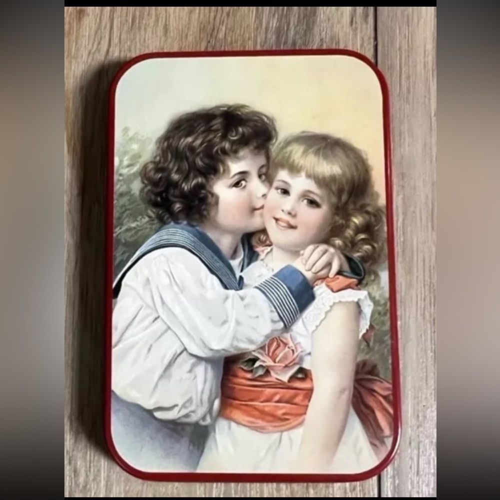 *MINT*Hoffman - Swiss Made - Red Hinged Collectible Trinket Tin-Hugging Children